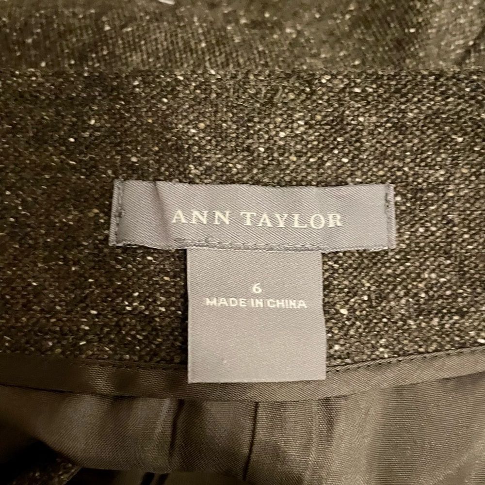 Ann Taylor tweed trousers. Size 6. - Picture 5 of 13